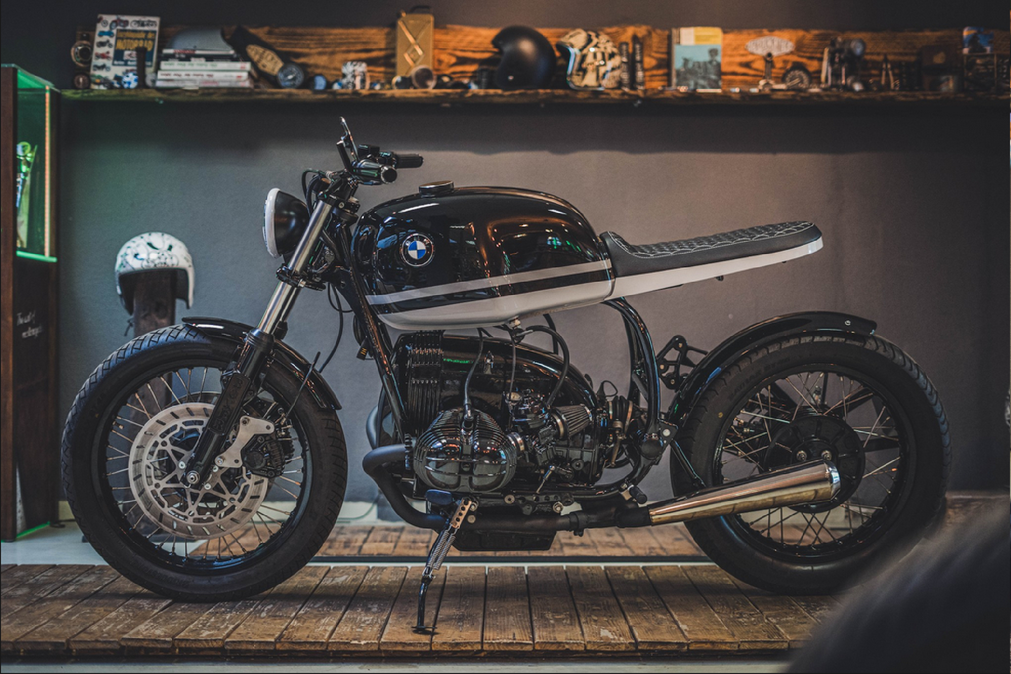 BMW R80 White-Stripe - Cafe Racer - Custom Bikes from Brückner Manufaktur