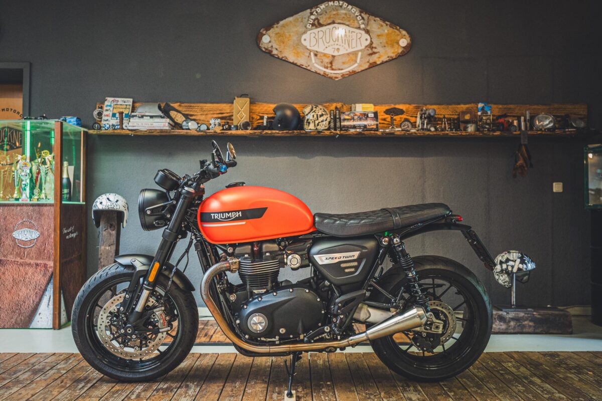 Triumph Speed Twin - Iron Ember - Cafe Racer - Custom Bikes from Brückner Manufaktur